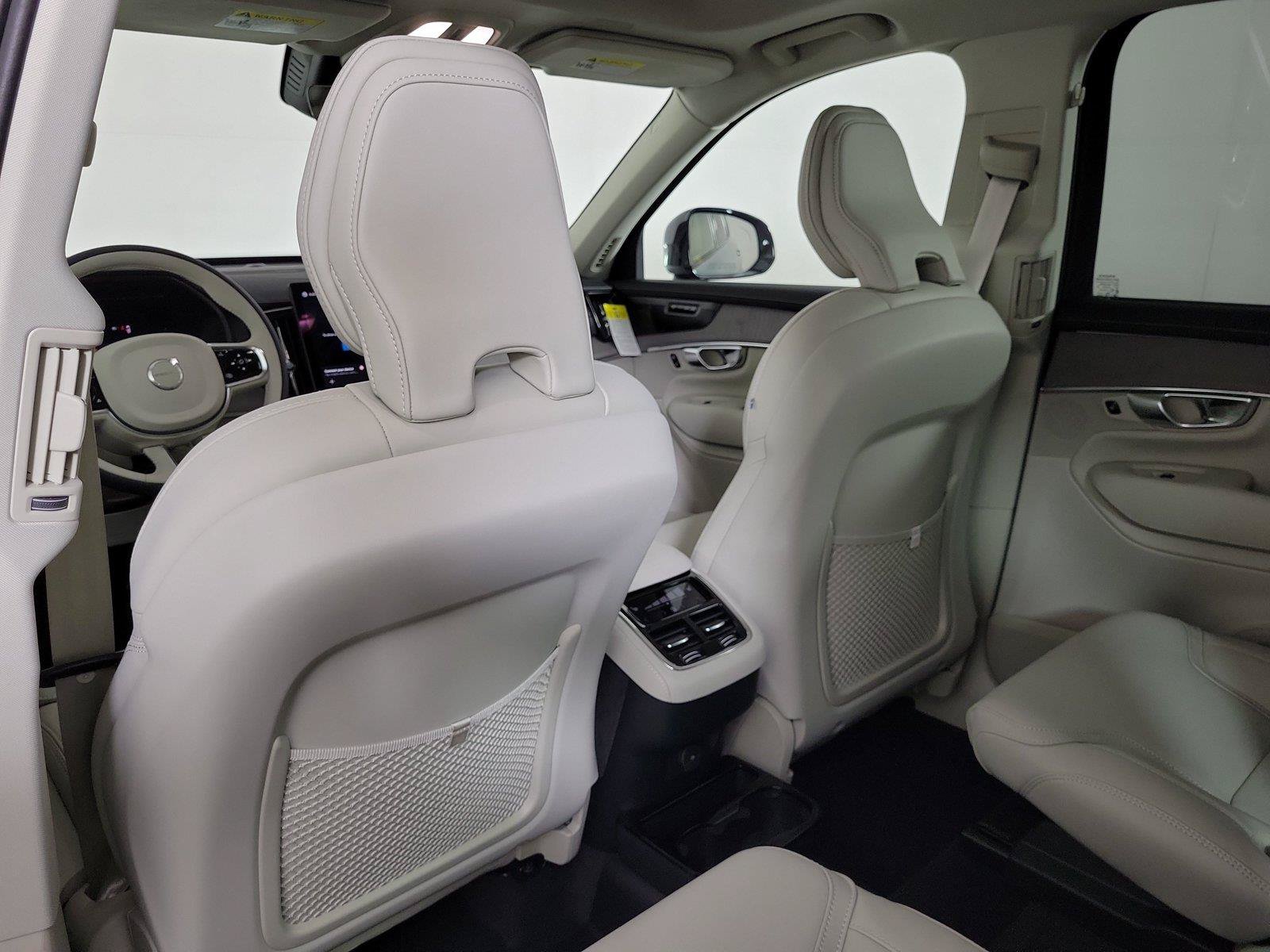 New 2027 Volvo XC90 B6 Ultra AWD/4WD image 14