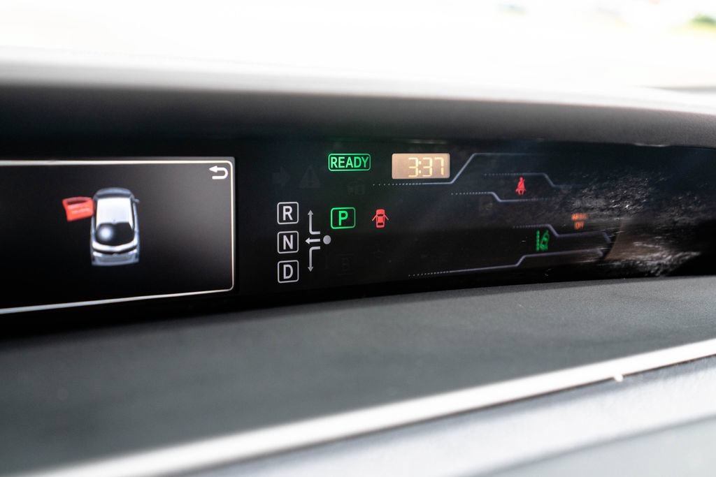 Used 2018 Toyota Prius Prime Premium FWD image 30