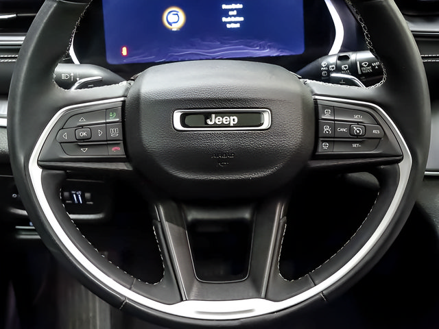 Used 2023 Jeep Grand Cherokee L Laredo AWD/4WD image 16