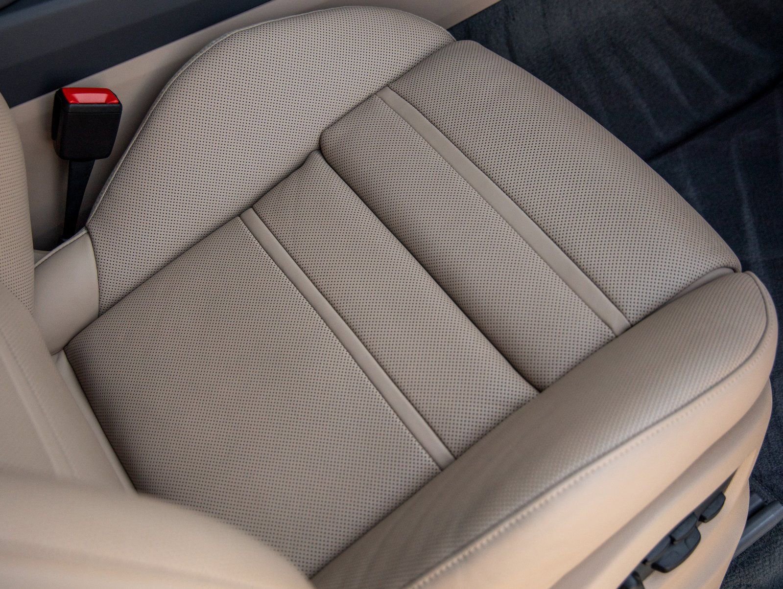 Certified 2023 Porsche Cayenne Turbo image 44