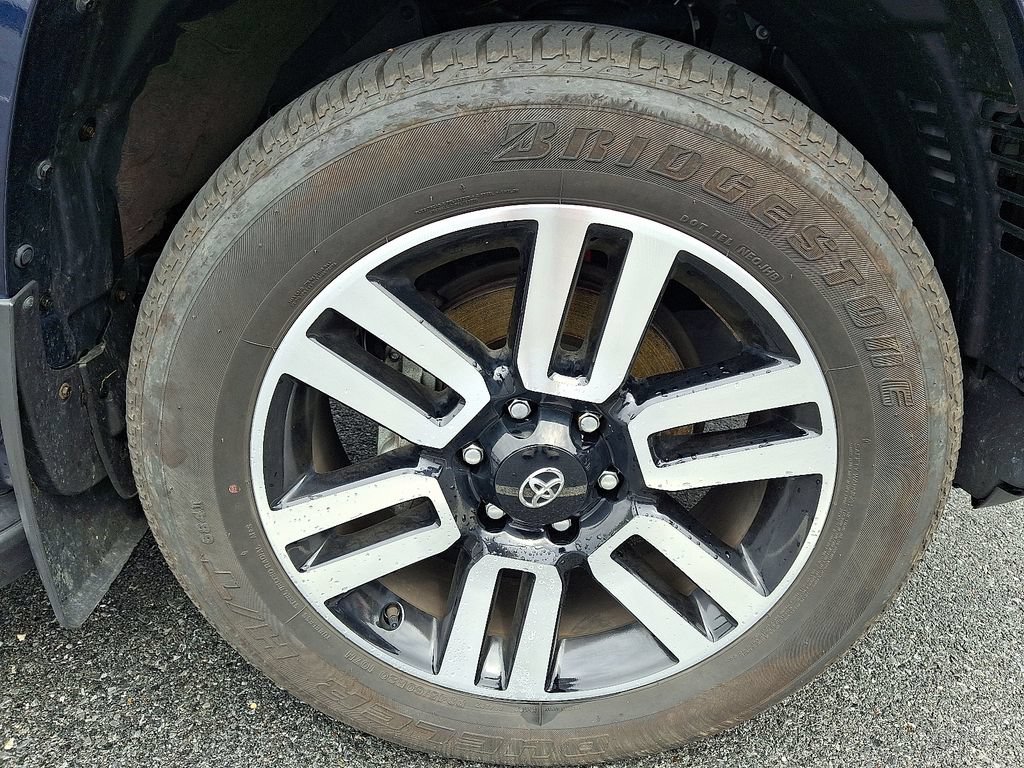 Used 2024 Toyota 4Runner Limited AWD/4WD image 11