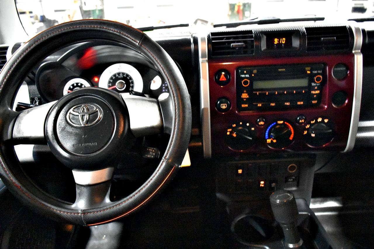 Used 2007 Toyota FJ Cruiser 2WD image 12