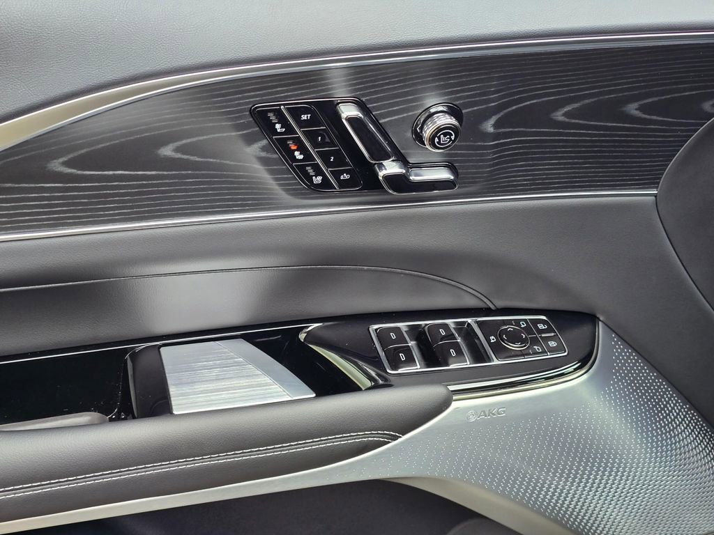 Used 2025 Cadillac Lyriq Sport image 23