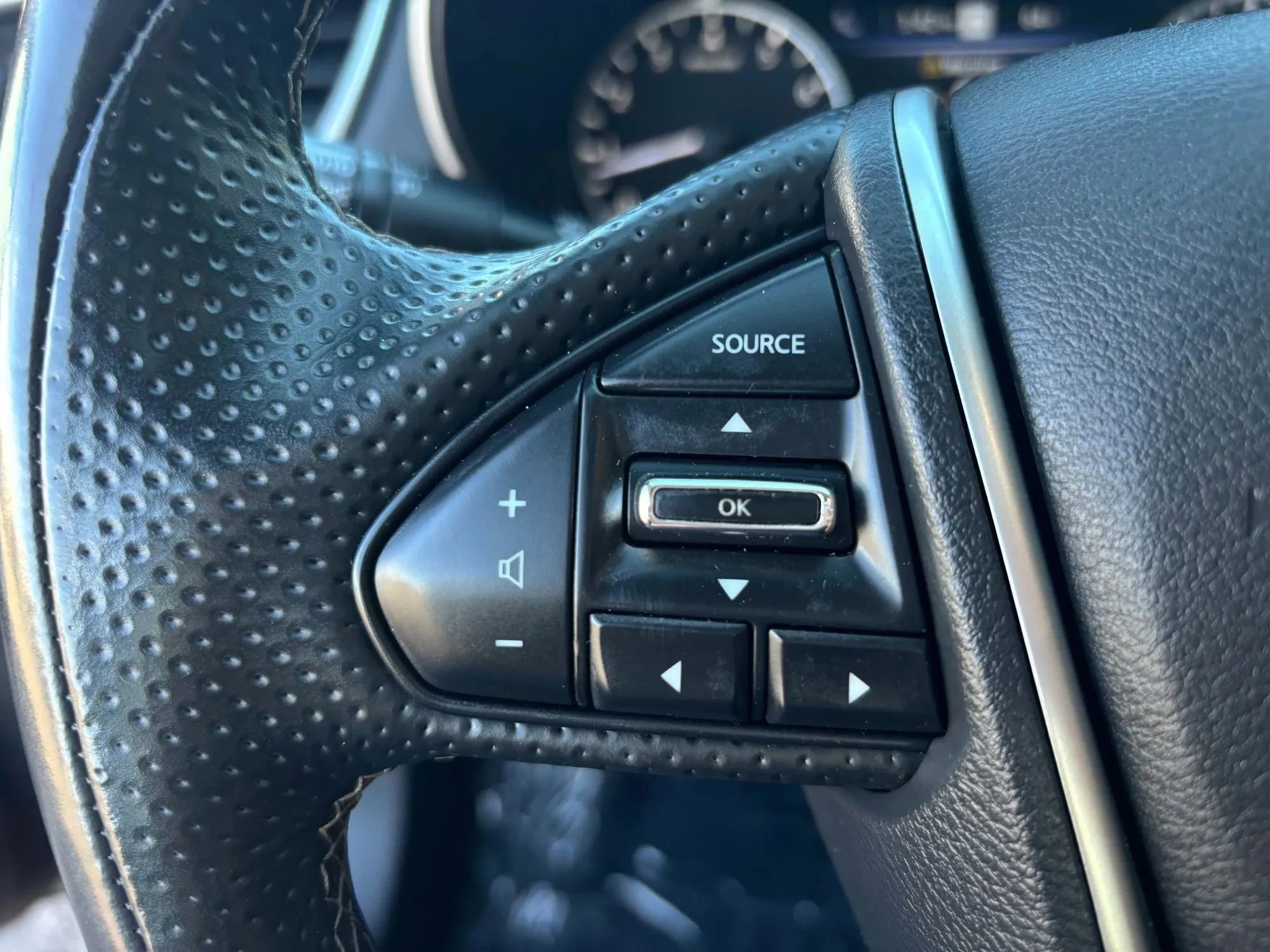 Used 2022 Nissan Maxima Platinum w/ Sport Mat Group FWD image 12