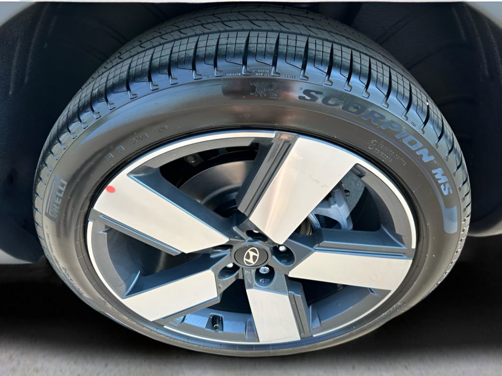 Used 2024 Hyundai Santa Fe Limited image 28