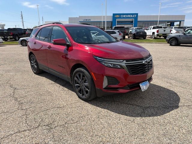 Used 2022 Chevrolet Equinox RS w/ RS Leather Package AWD/4WD image 2