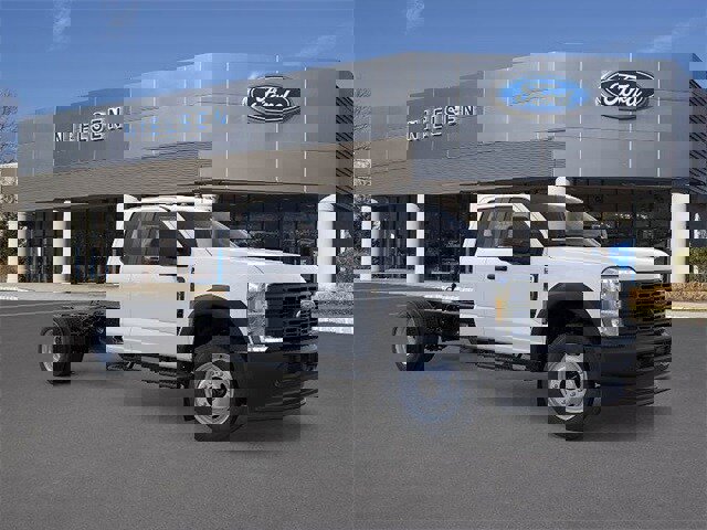 New 2026 Ford F550 4x4 Supercab Super Duty image 7