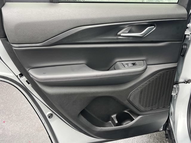 New 2025 Jeep Grand Cherokee Altitude AWD/4WD image 17