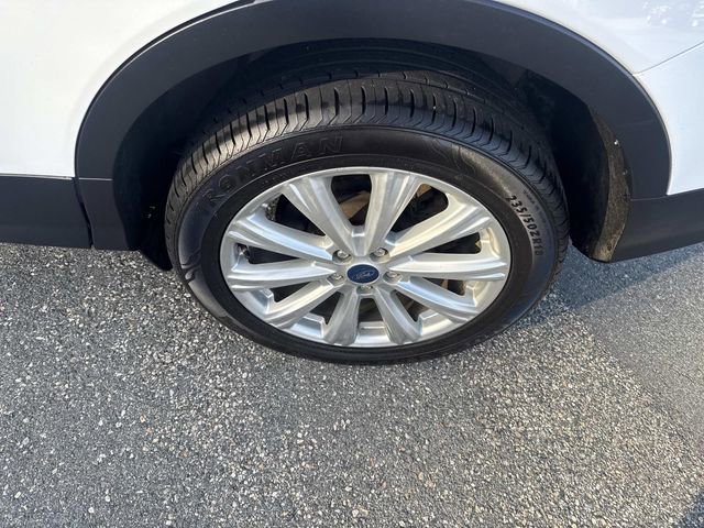 Used 2019 Ford Escape SEL image 17