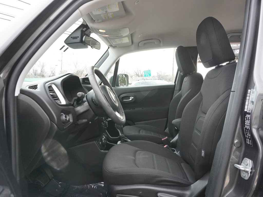 Used 2018 Jeep Renegade Latitude image 25