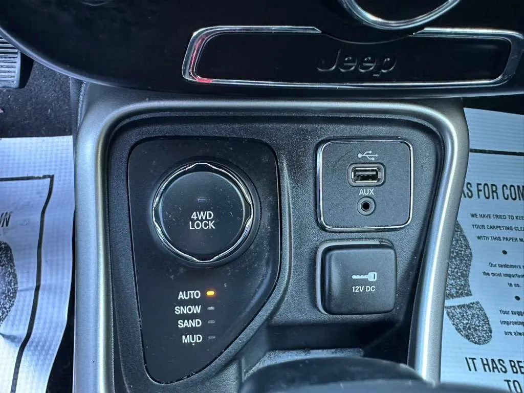 Used 2018 Jeep Compass Latitude image 39