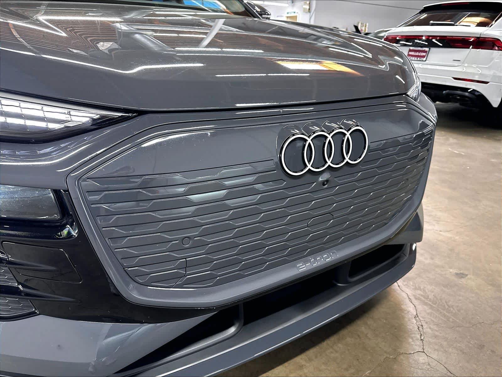 Used 2025 Audi Q6 e-tron Prestige w/ Black Warm Weather Package AWD/4WD image 31