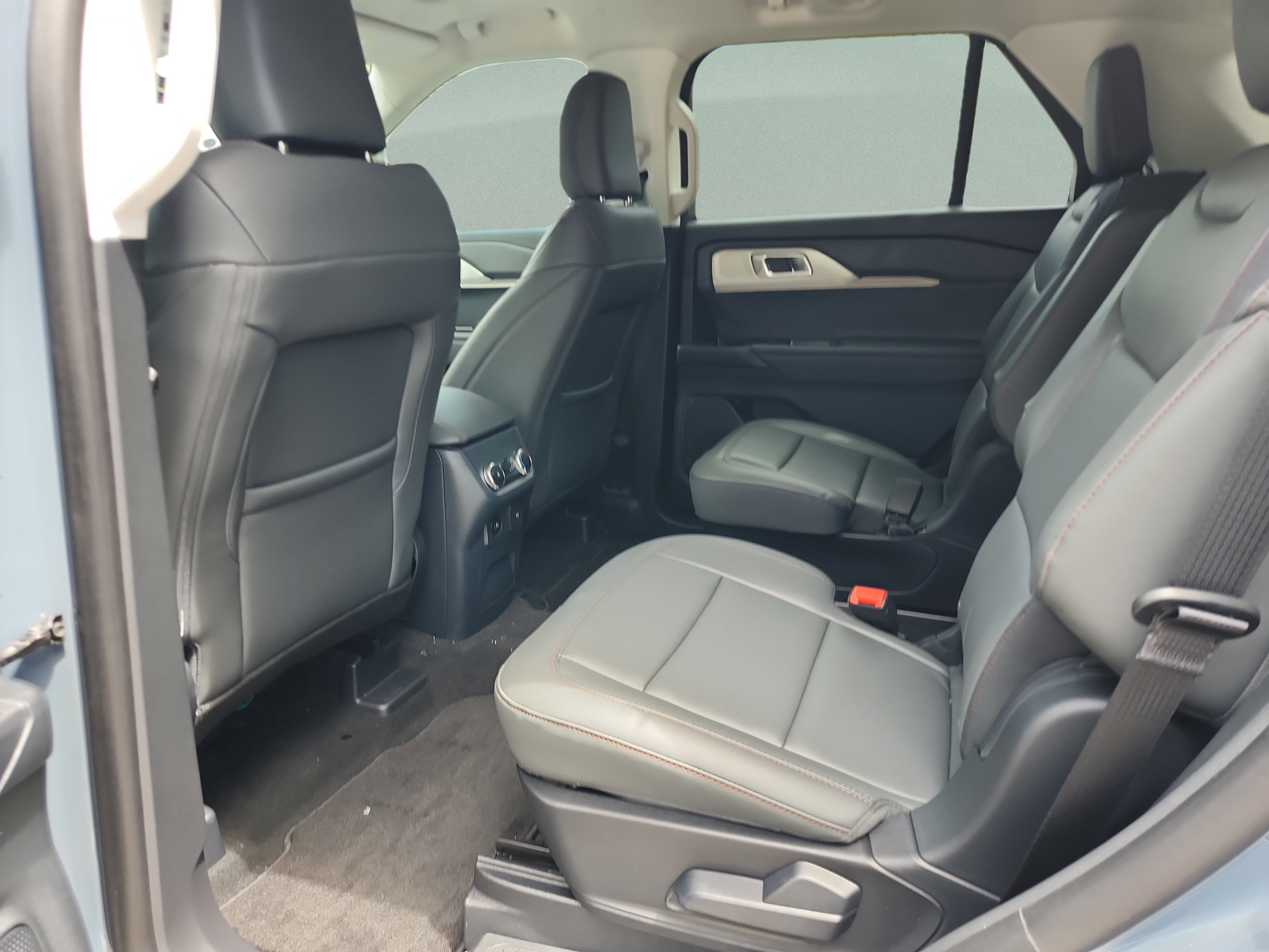 New 2026 Ford Explorer Active w/ Active Comfort Package AWD/4WD image 16
