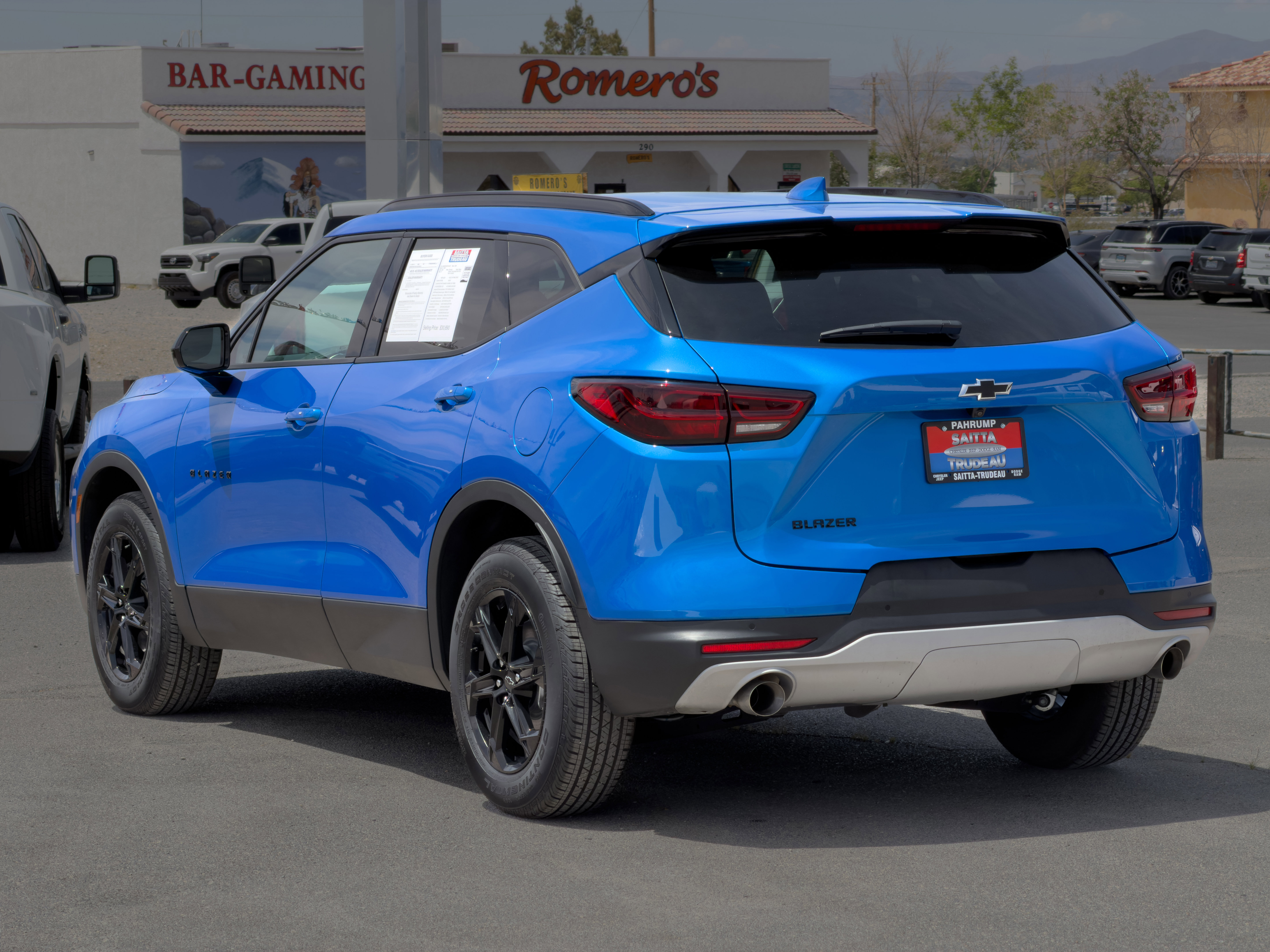 Used 2025 Chevrolet Blazer LT w/ Midnight/Sport Edition FWD image 3