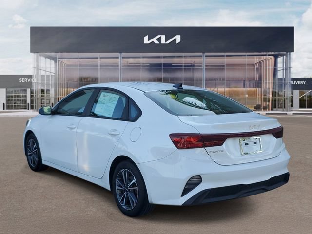 Certified 2023 Kia Forte LXS FWD image 4