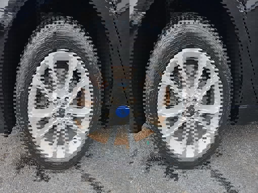 Used 2020 Ford Fusion SE image 11