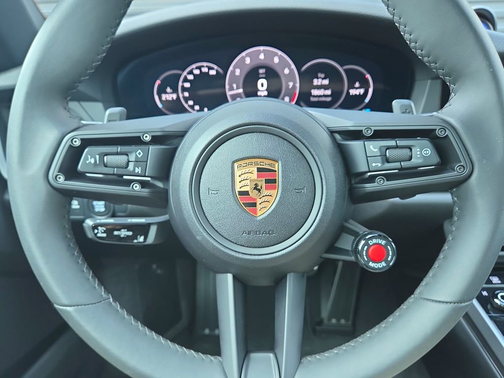 Certified 2025 Porsche 911 Carrera image 10