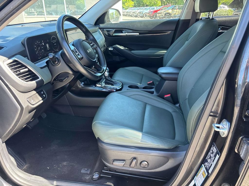 Certified 2024 Kia Seltos SX w/ SX Sunroof Package AWD/4WD image 9