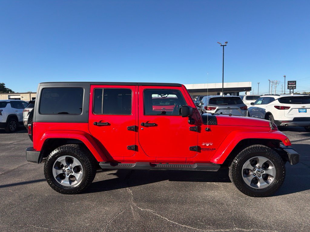 Used 2016 Jeep Wrangler Unlimited Sahara w/ Dual Top Group AWD/4WD image 2