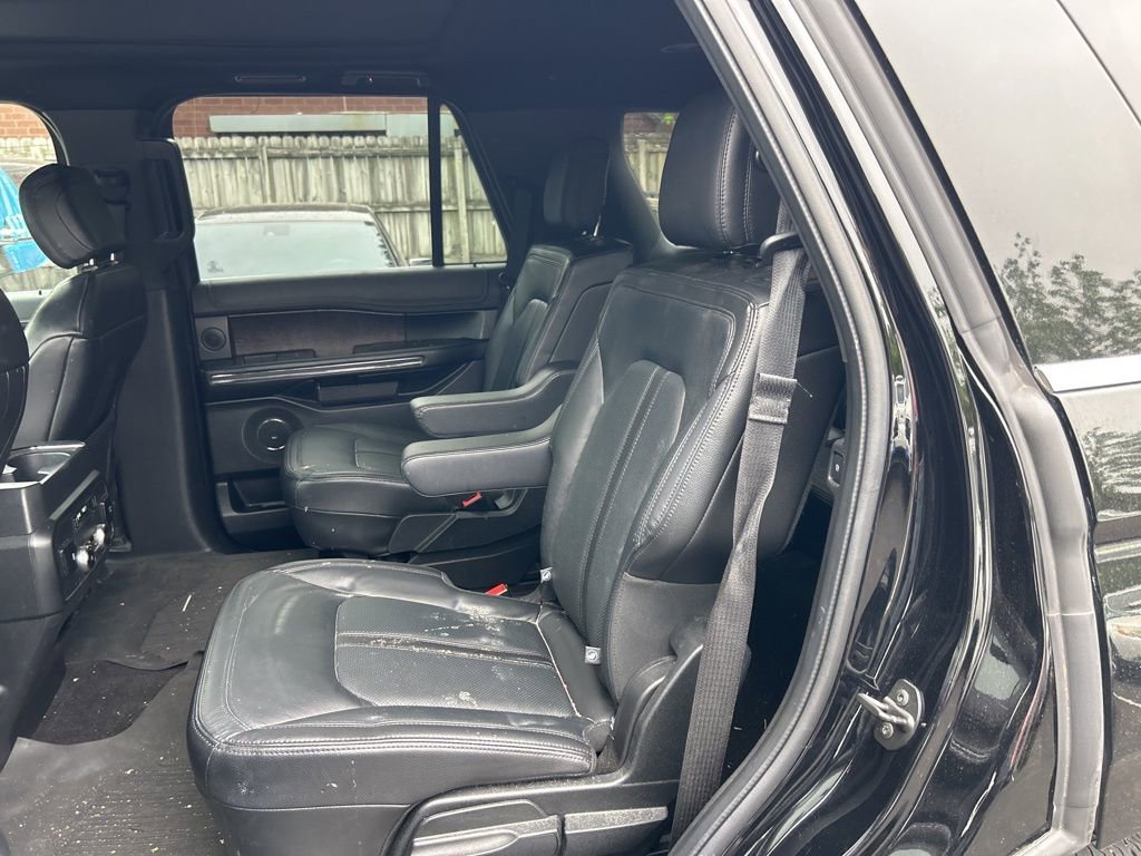 Used 2018 Ford Expedition Limited w/ Equipment Group 302A AWD/4WD image 14