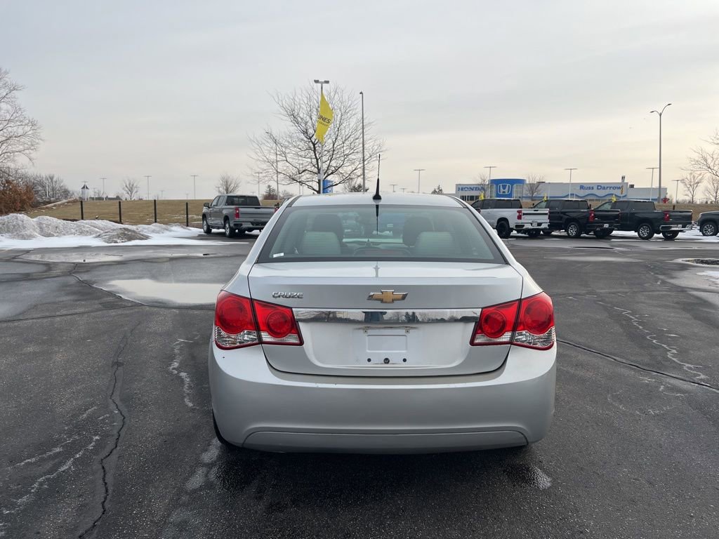 Used 2014 Chevrolet Cruze LS image 4
