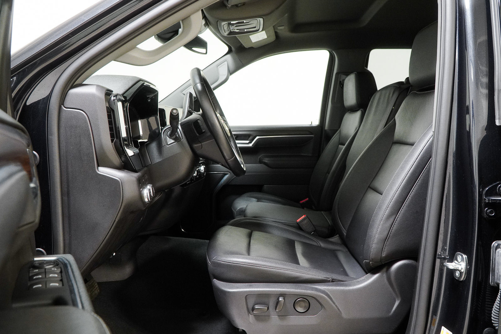 Used 2026 GMC Sierra 1500 SLT AWD/4WD image 19