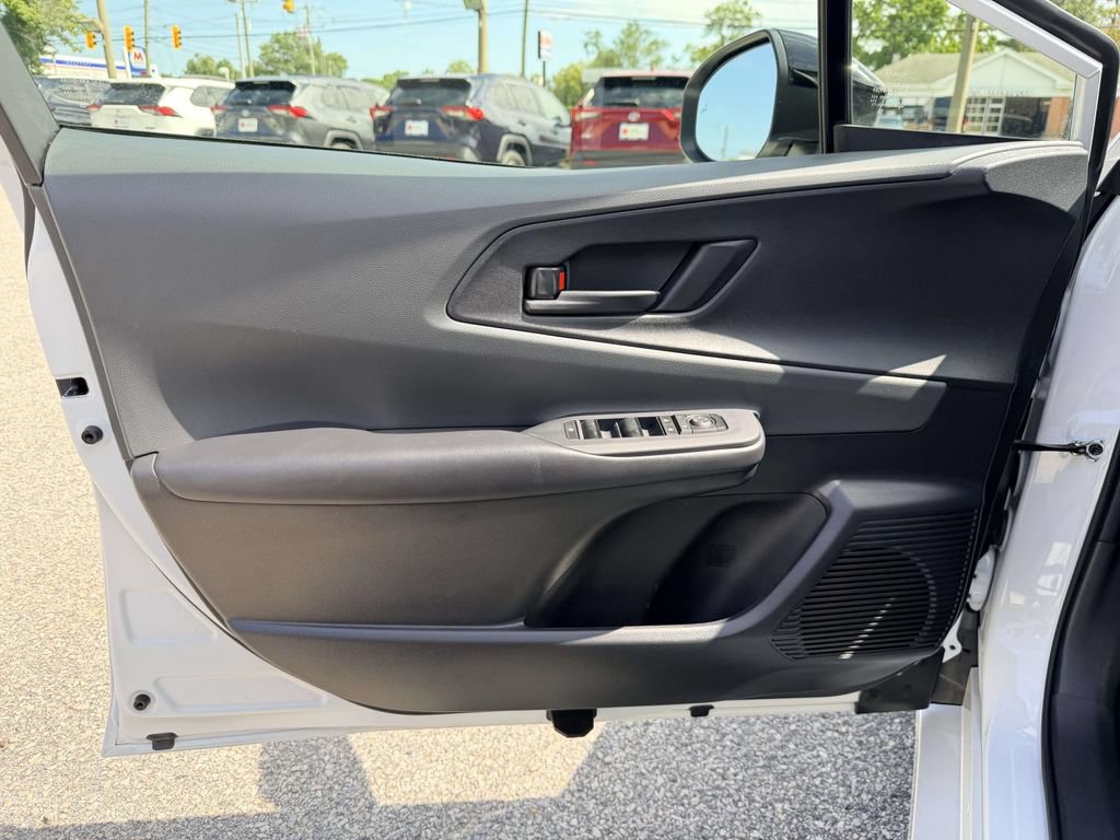 Certified 2024 Toyota Prius LE FWD image 17