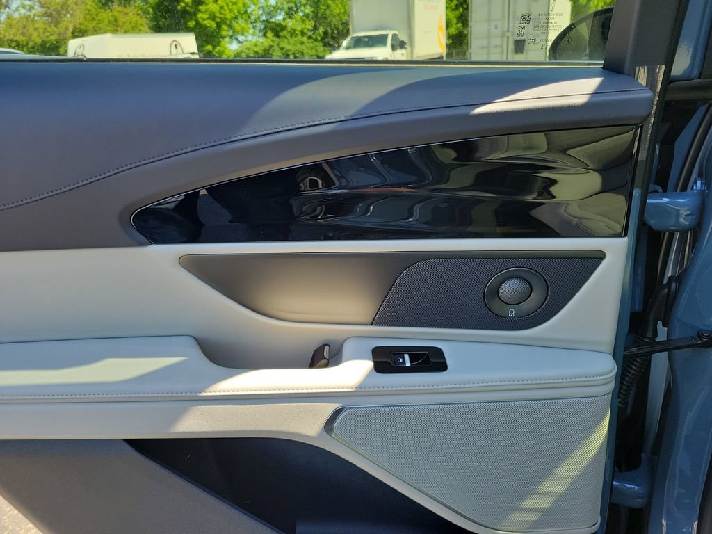 New 2026 Lincoln Nautilus Reserve AWD/4WD image 15