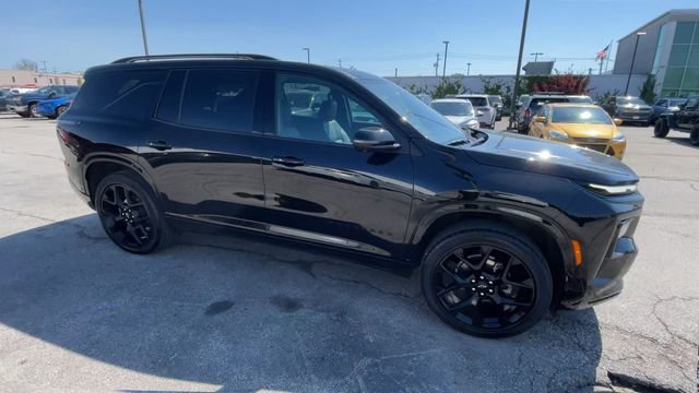 Used 2024 Chevrolet Traverse RS AWD/4WD image 3