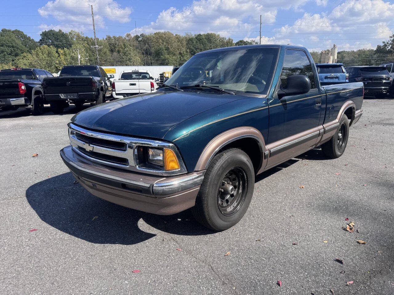 Used 1996 Chevrolet S10 Pickup LS RWD image 2