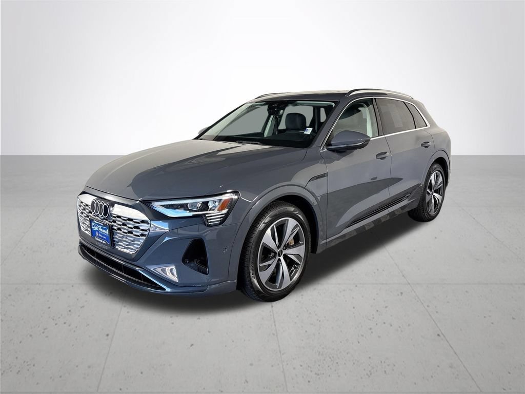 Used 2024 Audi Q8 e-tron Premium Plus AWD/4WD image 2