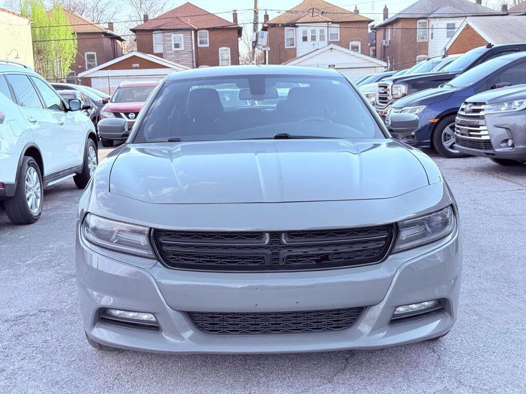 Used 2017 Dodge Charger SXT image 2