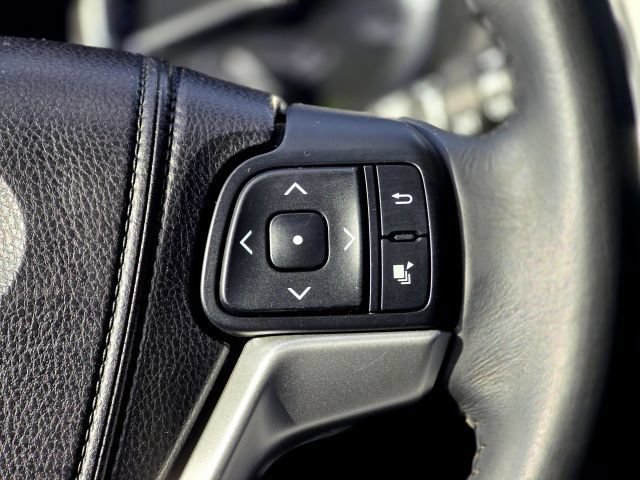 Used 2015 Toyota Highlander Limited AWD/4WD image 16