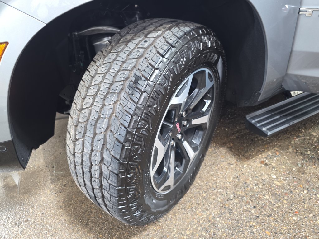 New 2026 GMC Yukon XL AT4 w/ AT4 Premium Plus Package AWD/4WD image 31