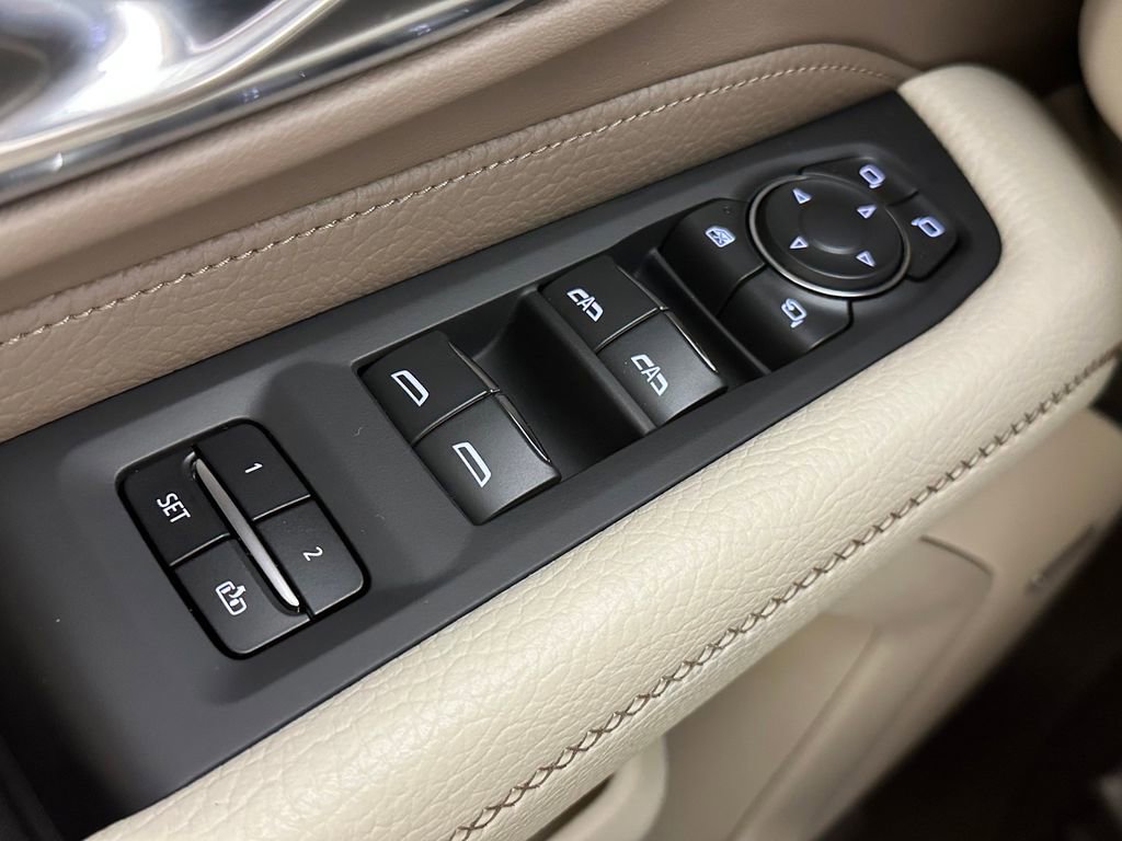 Used 2023 GMC Yukon XL Denali w/ Denali Reserve Package AWD/4WD image 38