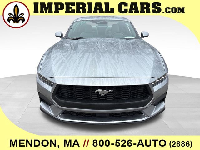 Used 2025 Ford Mustang Coupe RWD image 4