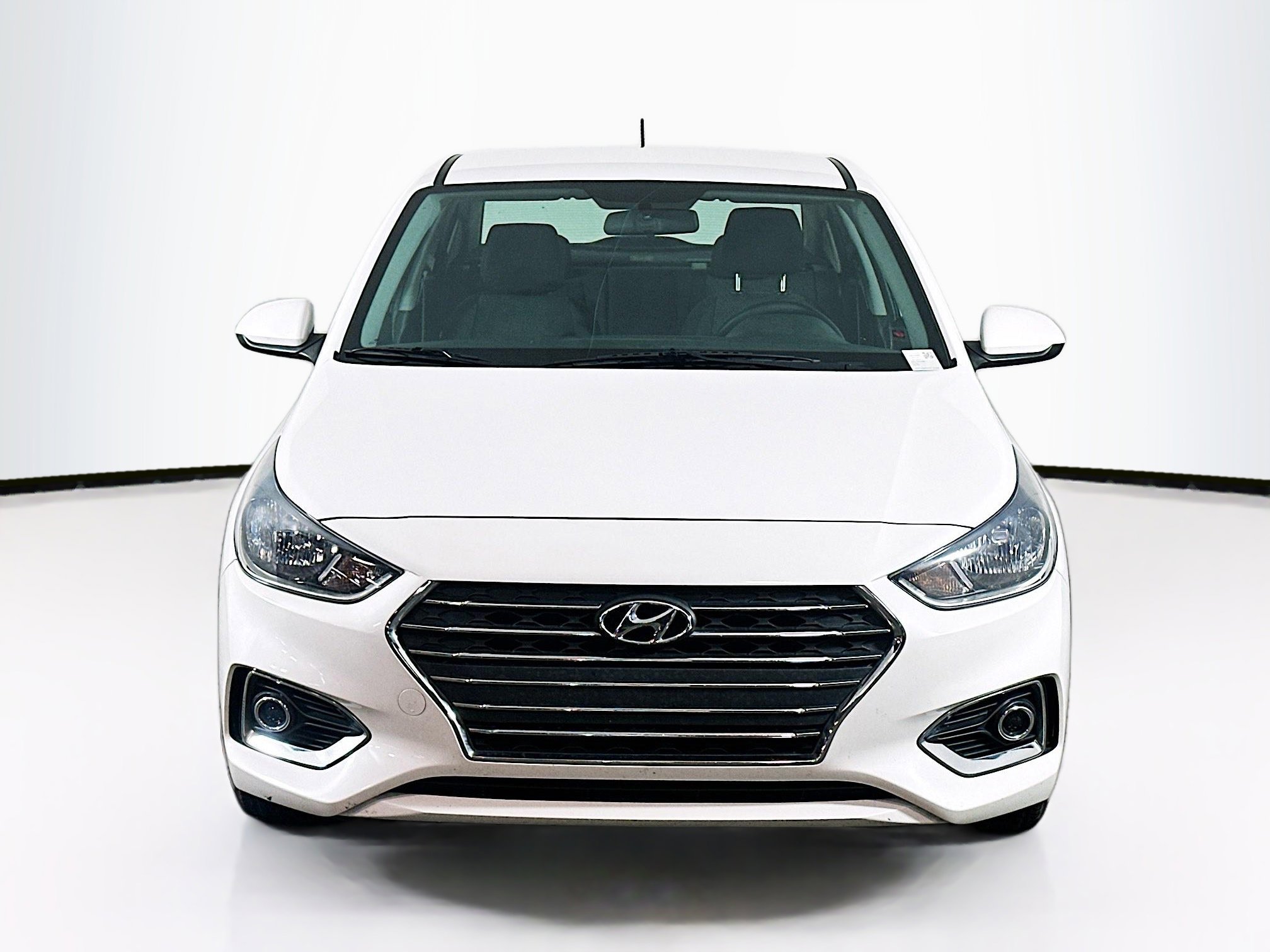 Used 2022 Hyundai Accent SEL FWD image 2