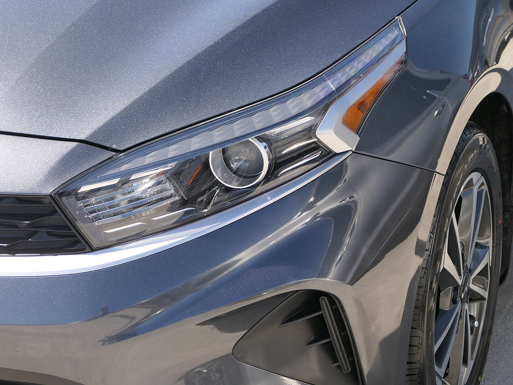 Used 2023 Kia Forte LXS w/ LXS Technology Package FWD image 8