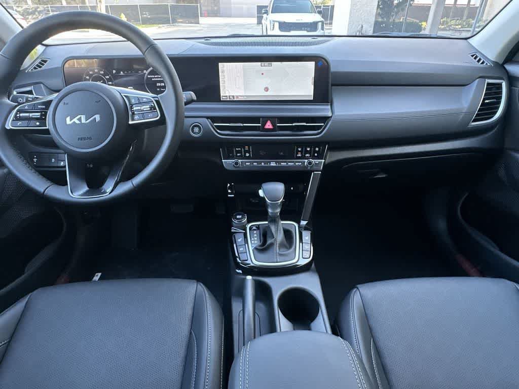 Certified 2026 Kia Seltos EX w/ EX Sunroof Package FWD image 24