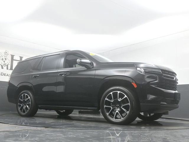 Used 2024 Chevrolet Tahoe RST w/ Luxury Package AWD/4WD image 2