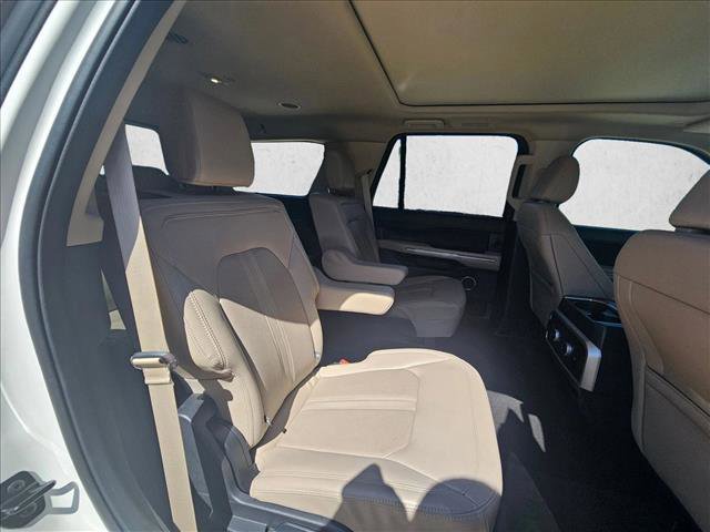 Used 2022 Ford Expedition Limited image 17