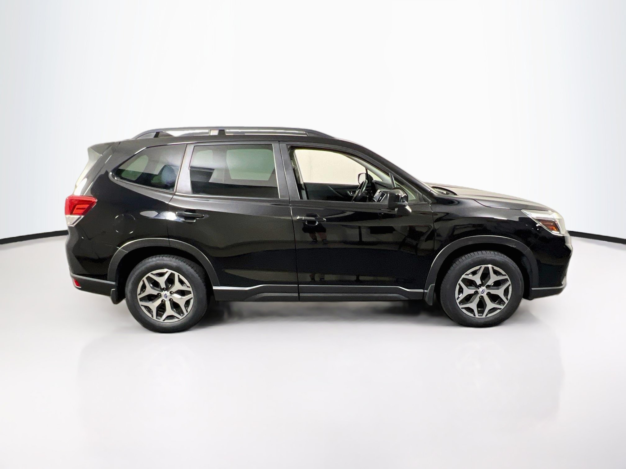 Used 2020 Subaru Forester Premium AWD/4WD image 4