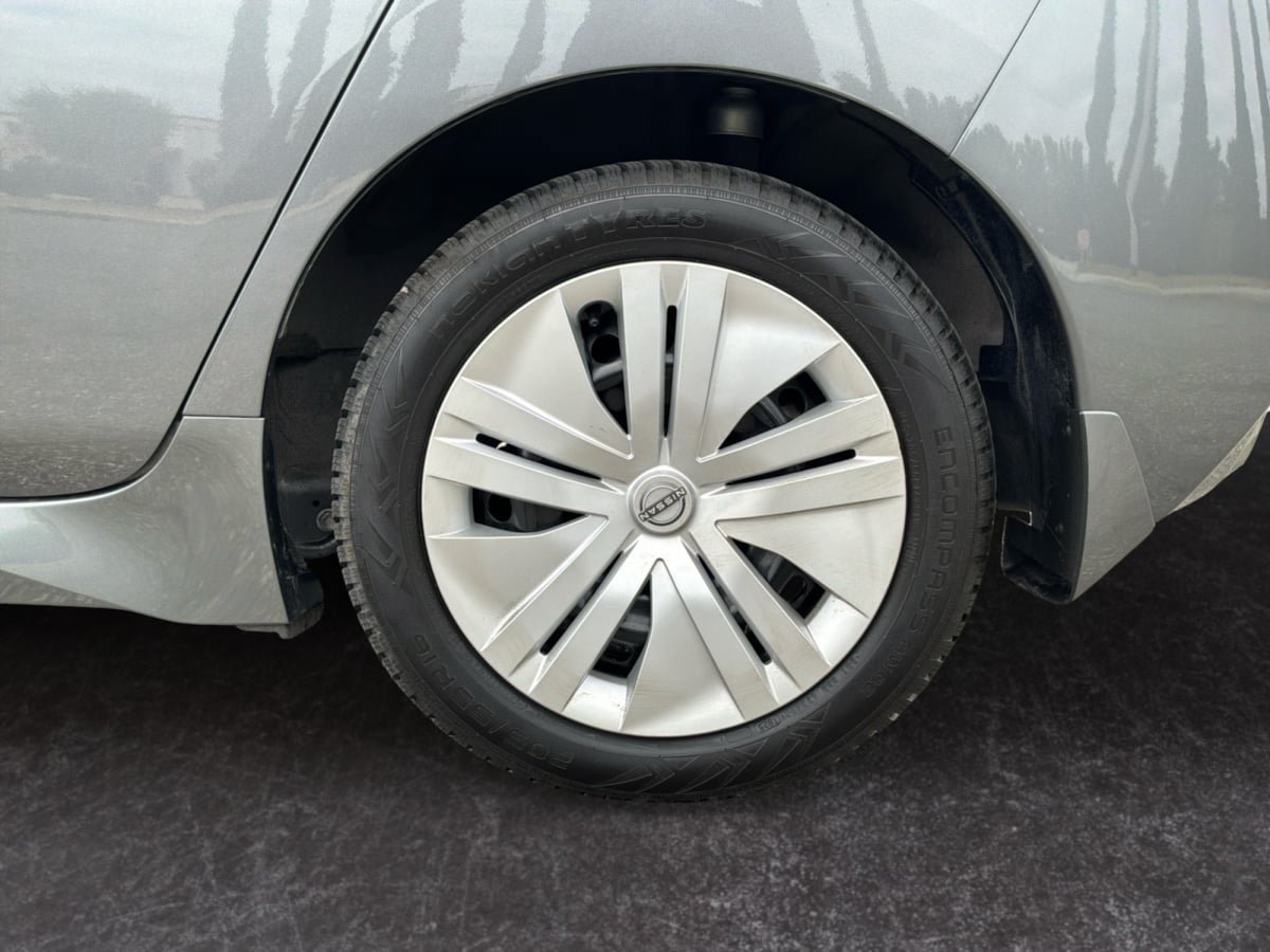 Used 2024 Nissan Leaf S FWD image 9
