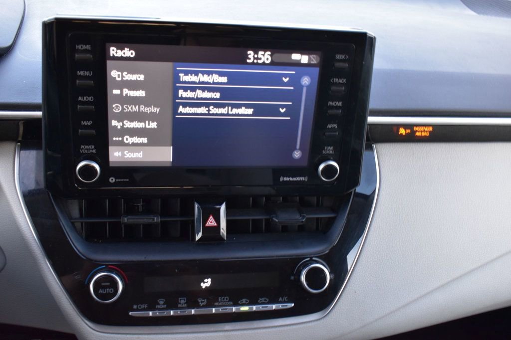 Used 2022 Toyota Corolla LE image 29