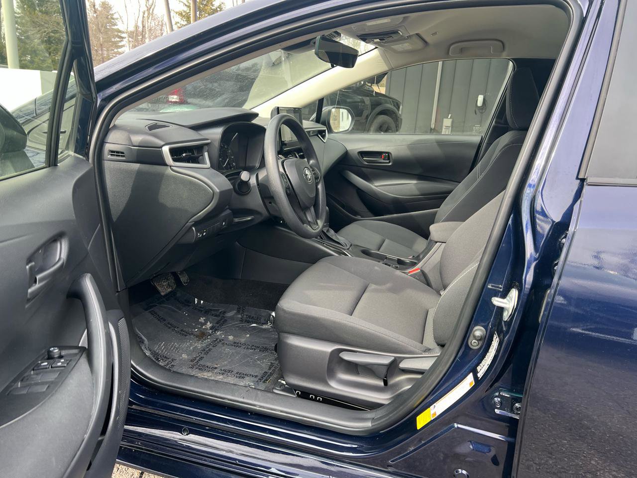 Used 2025 Toyota Corolla LE image 9