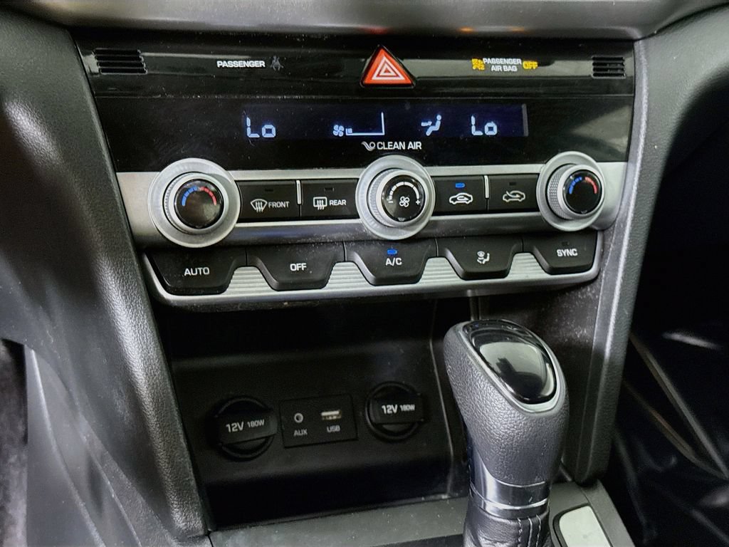 Used 2020 Hyundai Elantra SE w/ Cargo Package (C1) FWD image 7