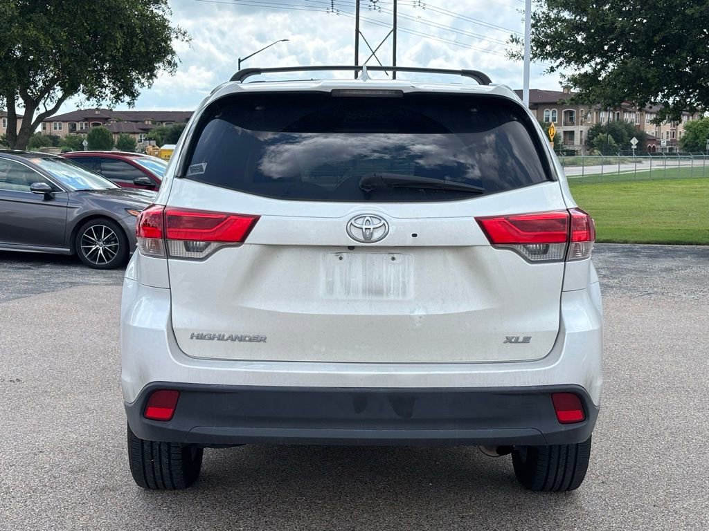 Used 2018 Toyota Highlander XLE FWD image 5