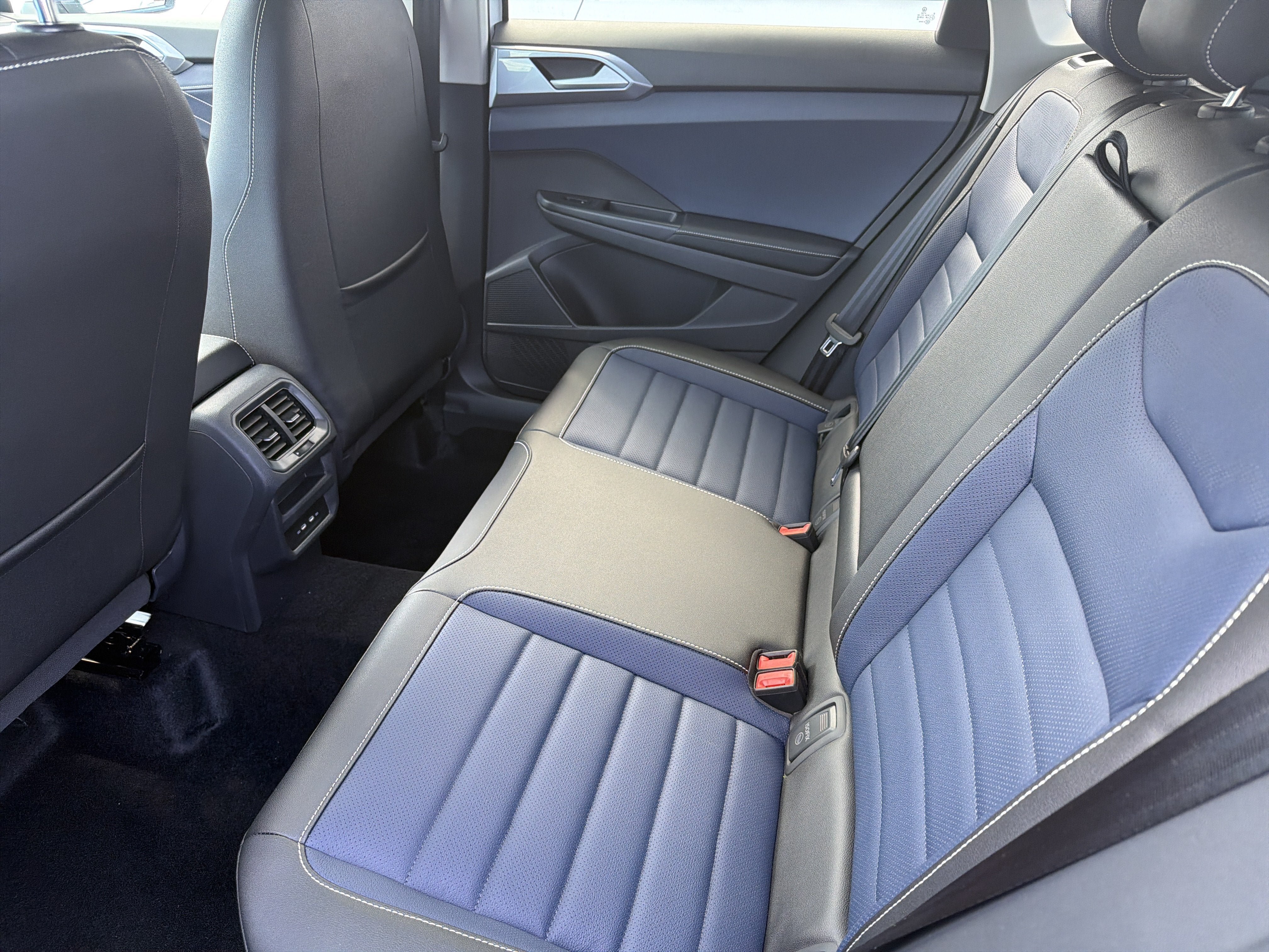 New 2026 Volkswagen Taos SEL AWD/4WD image 24