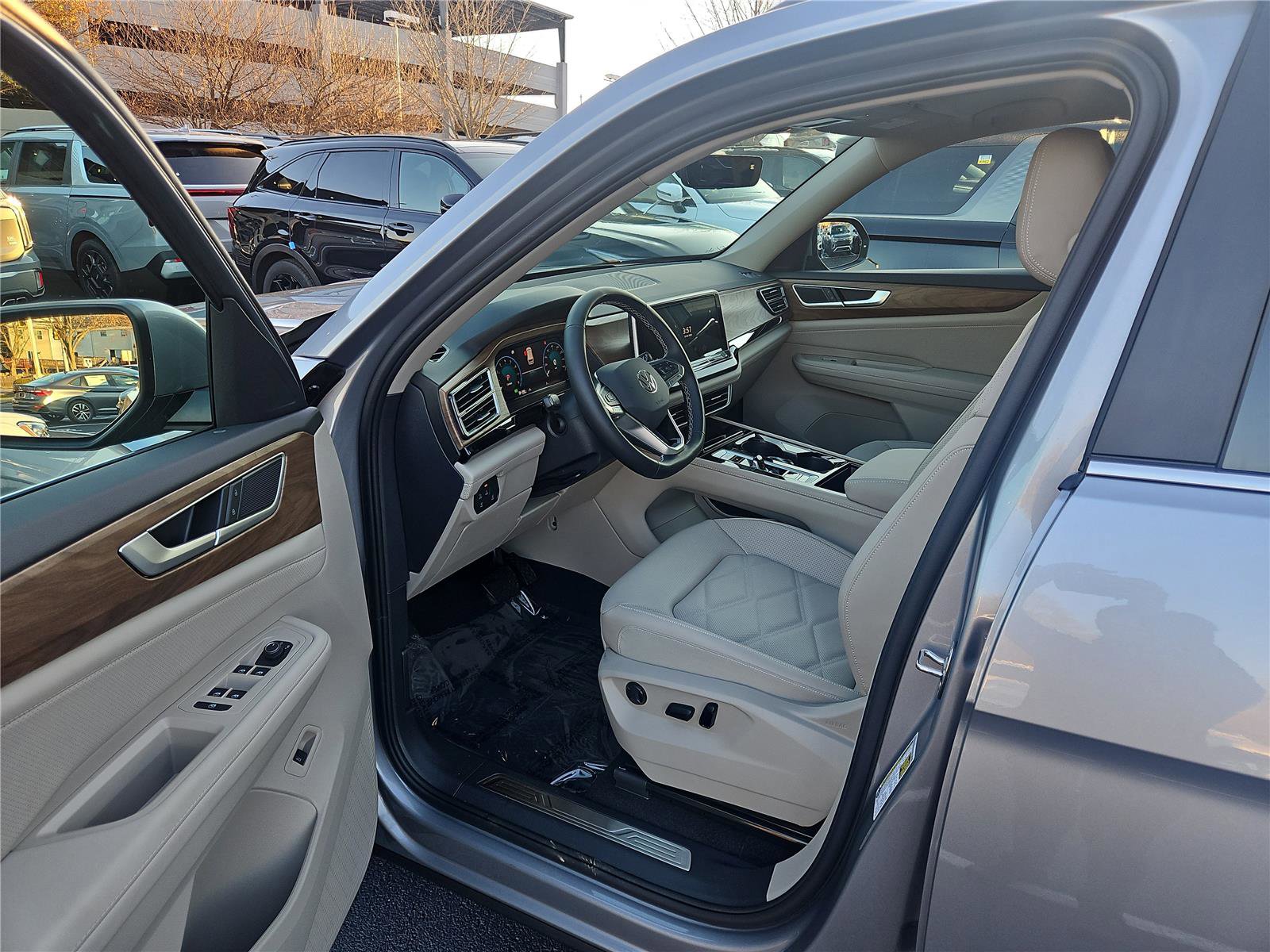 New 2026 Volkswagen Atlas SE image 15