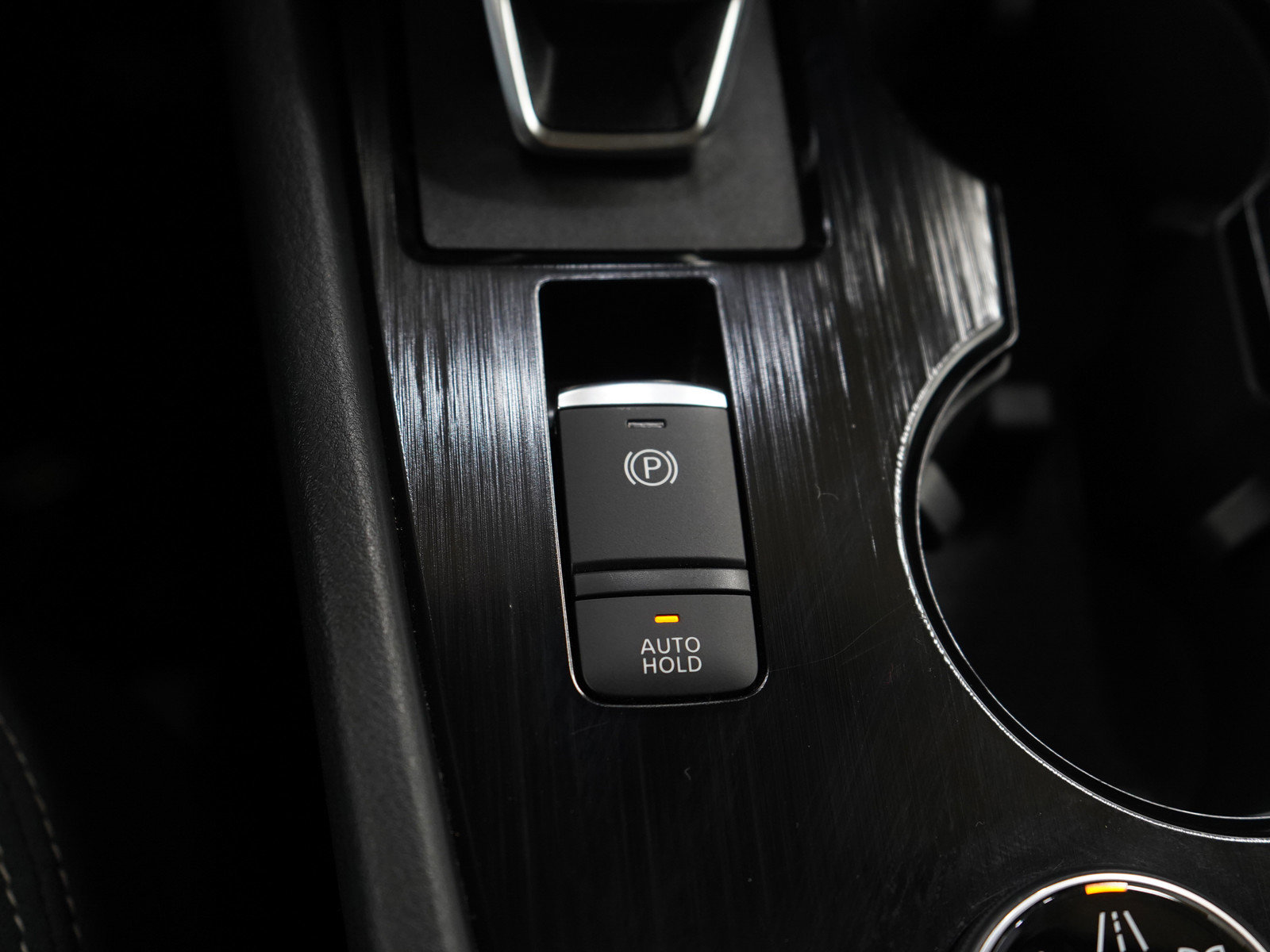 Used 2025 Nissan Rogue SV image 25